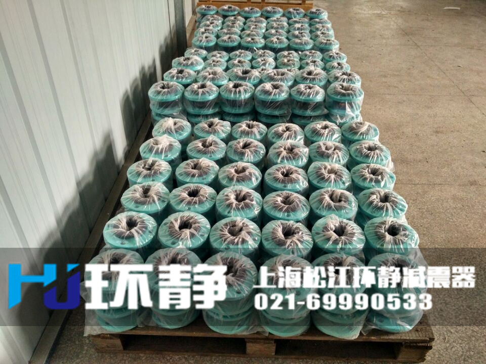 <a href=http://www.zzhoudj.com/products/xiangjiaojietou/function/180.html target=_blank class=infotextkey>耐油橡膠接頭</a>發(fā)貨現(xiàn)場